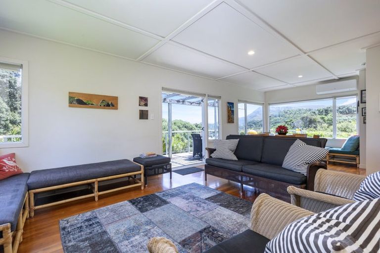 Photo of property in 61 Garden Road, Piha, 0772