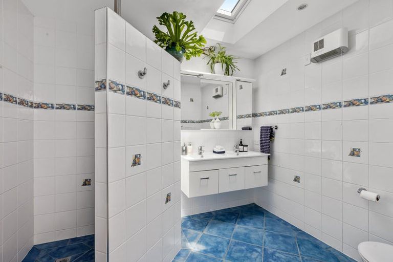 Photo of property in 18a Willis Street, Torbay, Auckland, 0630