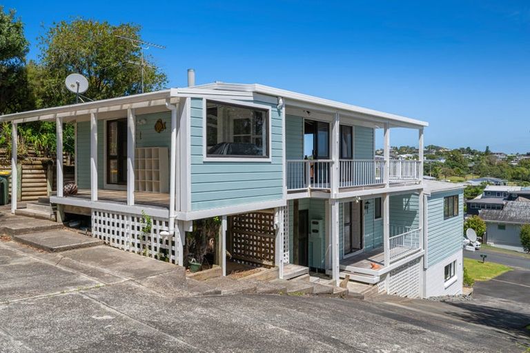 Photo of property in 65 De Luen Avenue, Tindalls Beach, Whangaparaoa, 0930