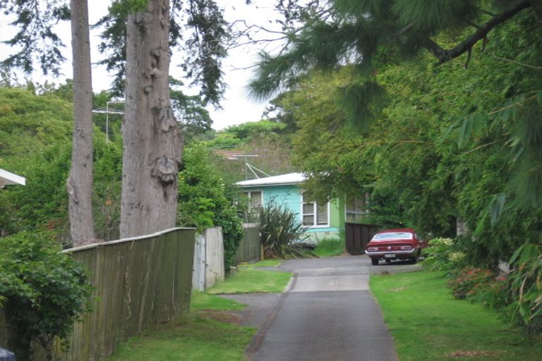 Photo of property in 2/13 Titchener Street, New Lynn, Auckland, 0600