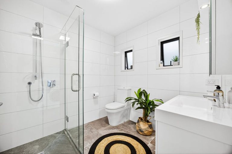 Photo of property in 24 Park Rise, Campbells Bay, Auckland, 0630