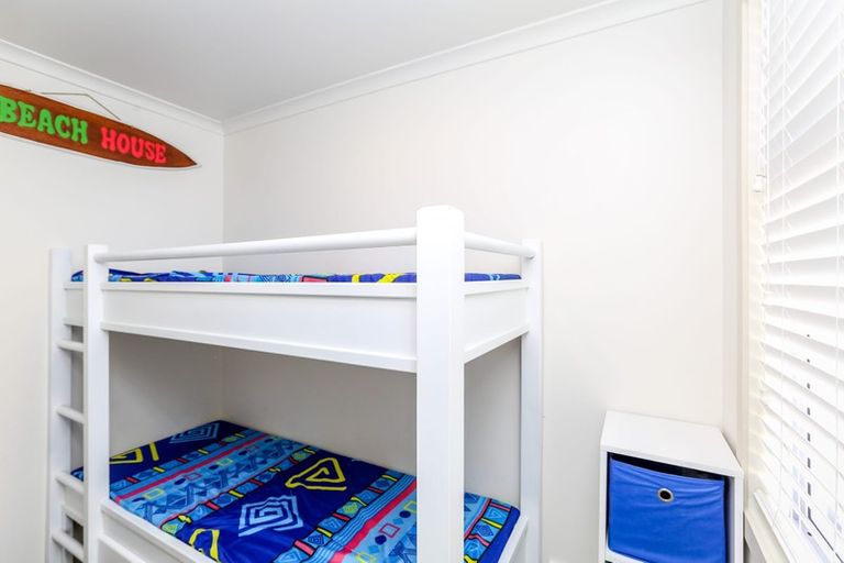 Photo of property in 90 Seventh Avenue, Urenui, 4377