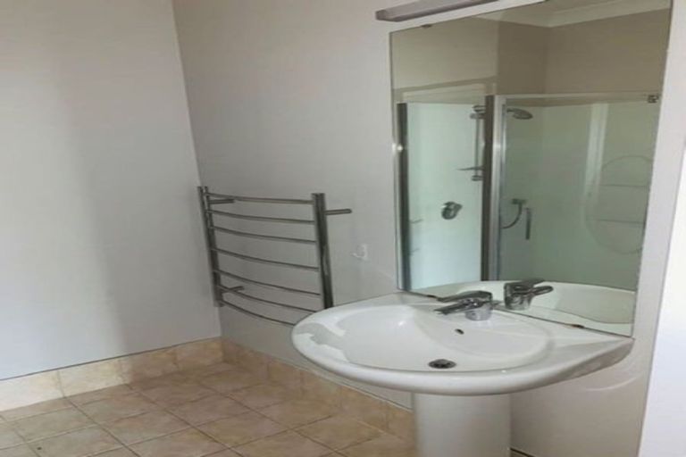 Photo of property in 6/44 Carlos Drive, Flat Bush, Auckland, 2016