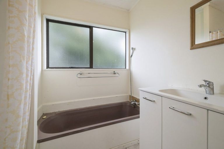 Photo of property in 15a Beech Place, Owhata, Rotorua, 3010