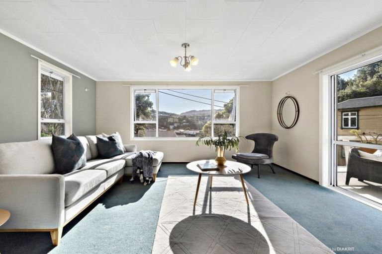 Photo of property in 6 Linwood Way, Island Bay, Wellington, 6023