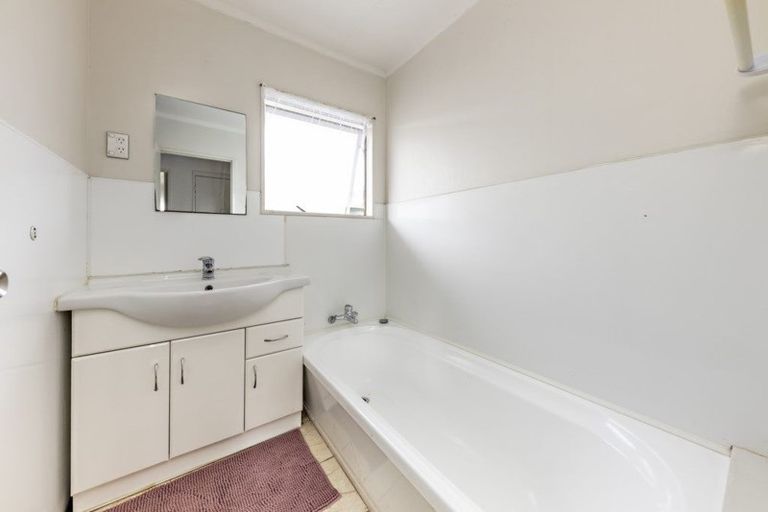 Photo of property in 2/1 Bledisloe Street, Papatoetoe, Auckland, 2104