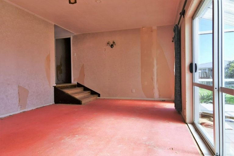 Photo of property in 12 Churchill Avenue, Wairoa, 4108