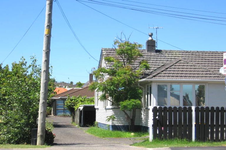 Photo of property in 1/4 Shakespeare Road, Milford, Auckland, 0620