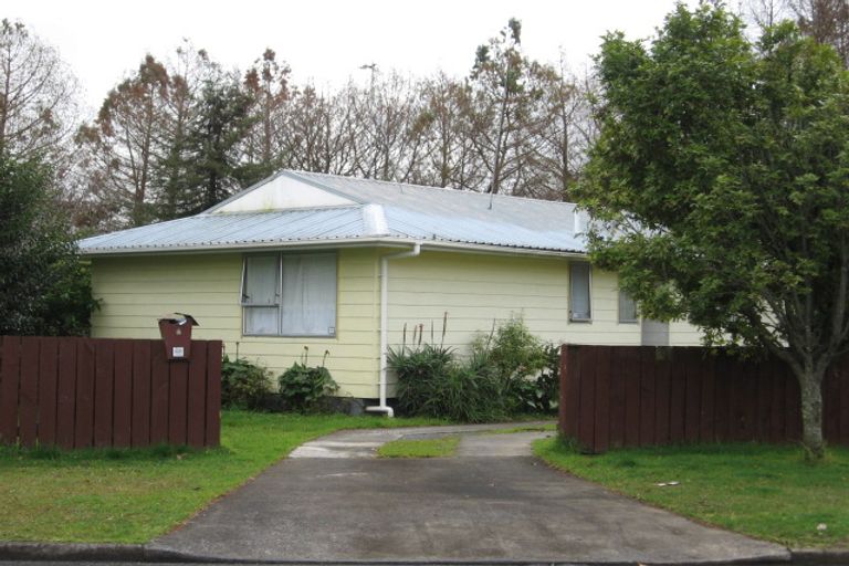 Photo of property in 4 Citril Place, Red Hill, Papakura, 2110