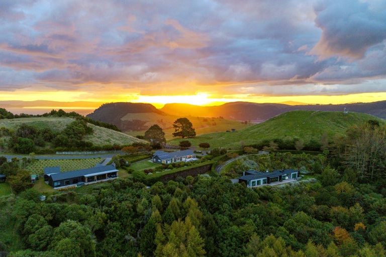 Photo of property in 97 Highland Drive, Acacia Bay, Taupo, 3385