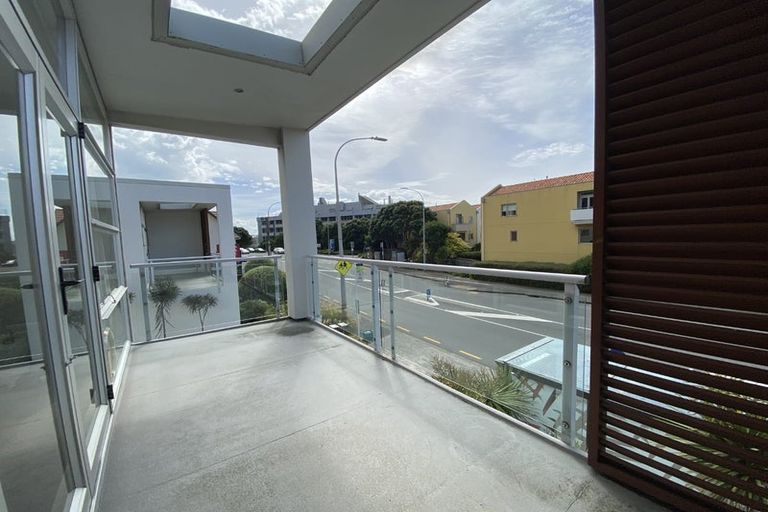 Photo of property in 306u1 Evans Bay Parade, Hataitai, Wellington, 6021