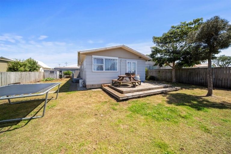 Photo of property in 10a Galt Street, Hawera, 4610
