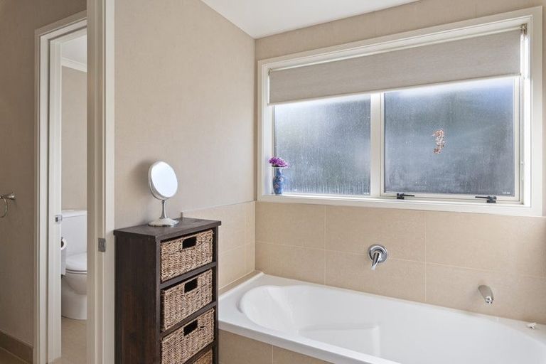 Photo of property in 15 Matheson Road, Red Beach, 0932