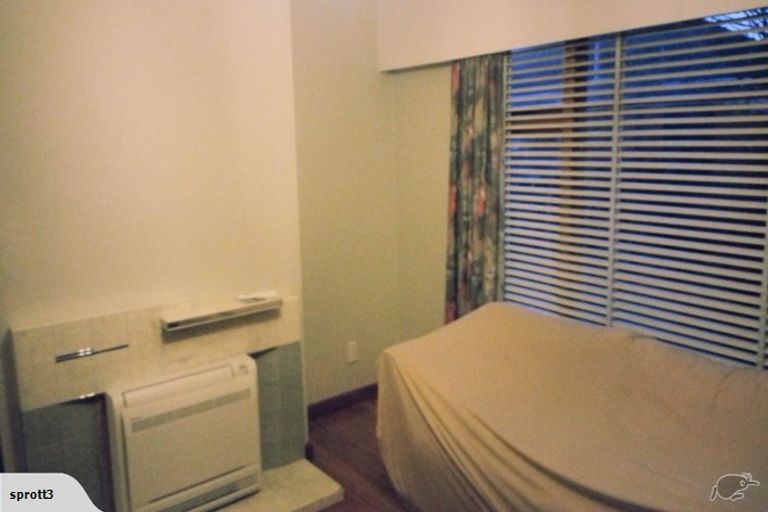 Photo of property in 112 Inwoods Road, Parklands, Christchurch, 8083