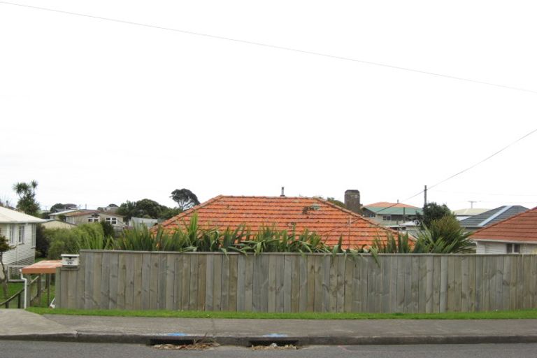 Photo of property in 20 Fitzroy Road, Fitzroy, New Plymouth, 4312