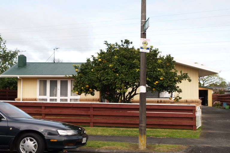 Photo of property in 10 Quennell Avenue, Favona, Auckland, 2024