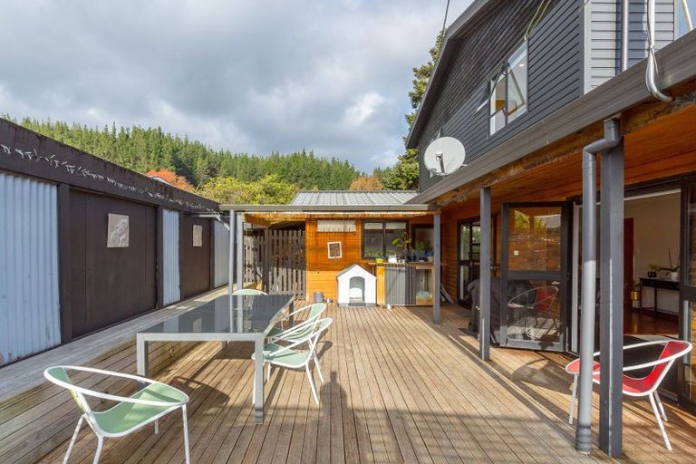 Photo of property in 55 Moeraki Road, Maoribank, Upper Hutt, 5018