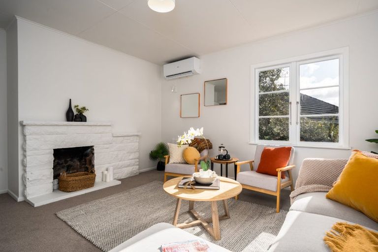 Photo of property in 10 Berkshire Grove, Cannons Creek, Porirua, 5024