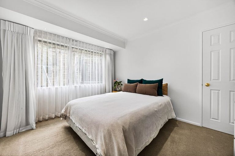 Photo of property in 36 Kath Hopper Drive, Orewa, 0931