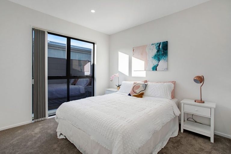 Photo of property in 1 Lamont Place, Waikanae, 5036