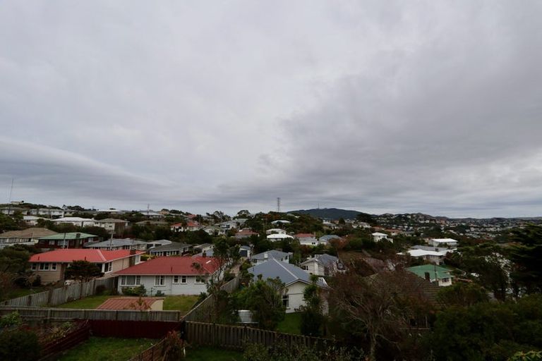 Photo of property in 15 Baylands Drive, Newlands, Wellington, 6037