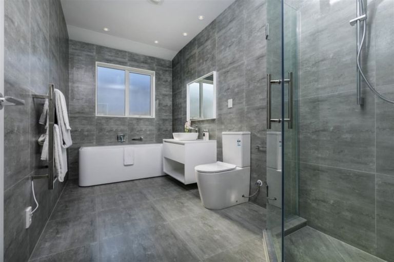 Photo of property in 17 Princes Street, Riverhead, 0820