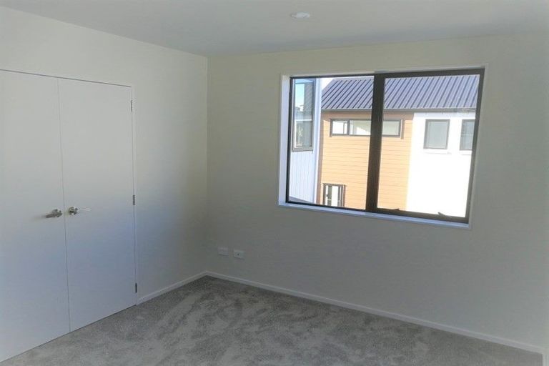 Photo of property in 5 Fowler Street, Northcote, Auckland, 0627