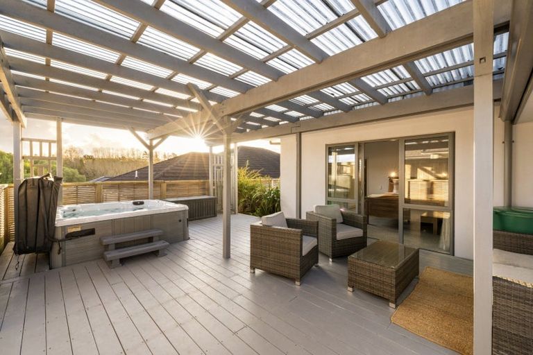 Photo of property in 324 Lakes Boulevard, Pyes Pa, Tauranga, 3112