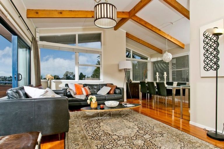 Photo of property in 20 Holt Avenue, Torbay, Auckland, 0630