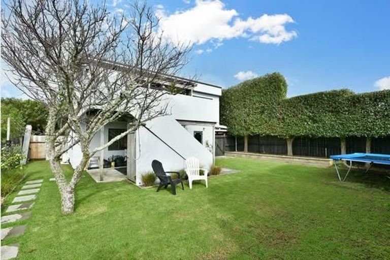 Photo of property in 2/1376 Whangaparaoa Road, Army Bay, Whangaparaoa, 0930