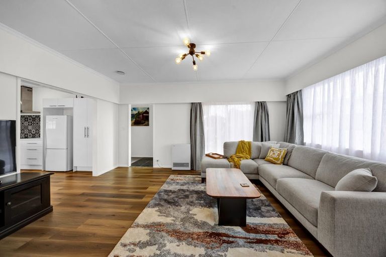 Photo of property in 128 Waihi Road, Hawera, 4610