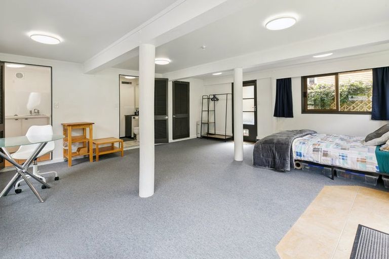 Photo of property in 112 Holloway Road, Aro Valley, Wellington, 6021