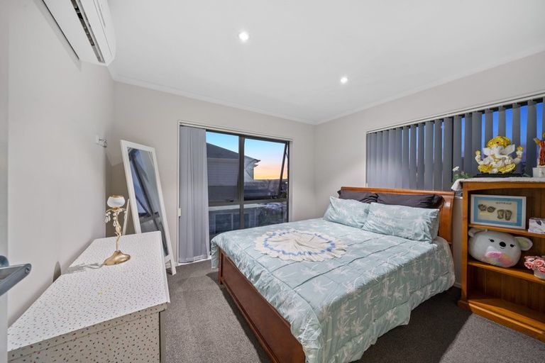 Photo of property in 14 Kereru Rise, Papakura, 2110