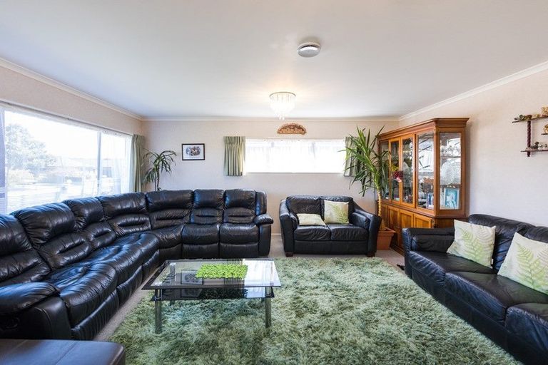 Photo of property in 14 Montana Way, Milson, Palmerston North, 4414
