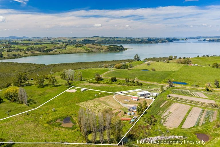 Photo of property in 35 Minnie Casey Rise, Matakohe, 0593