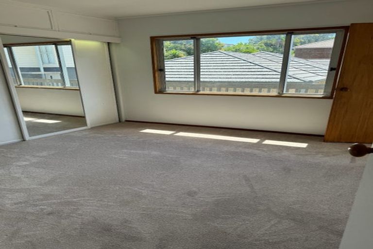 Photo of property in 42b Hogans Road, Glenfield, Auckland, 0629