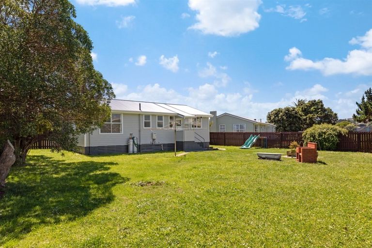Photo of property in 31 Whanga Crescent, Titahi Bay, Porirua, 5022