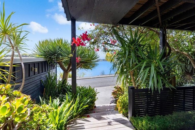 Photo of property in 1184 Sandspit Road, Sandspit, Warkworth, 0982