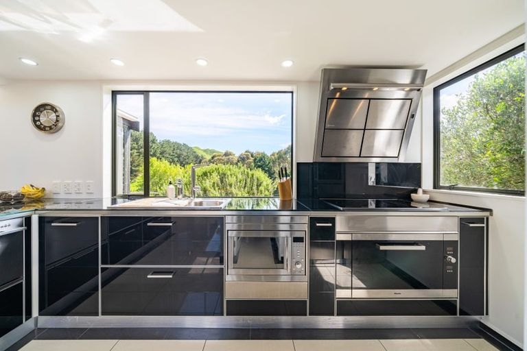 Photo of property in 20 Coroglen Rise, Pukerua Bay, 5026