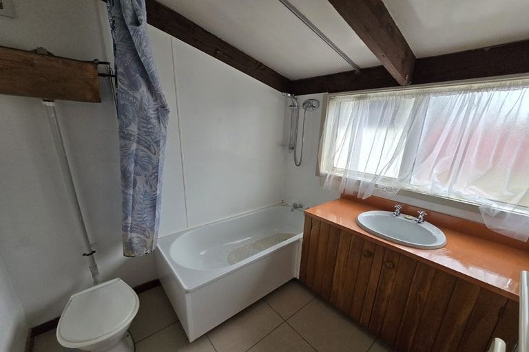 Photo of property in 3 Glamorgan Street, Northland, Wellington, 6012