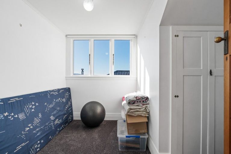 Photo of property in 180 Victoria Road, Saint Clair, Dunedin, 9012