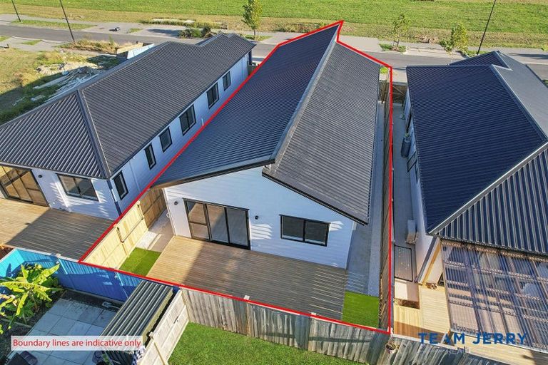 Photo of property in 43 Tributary Parade, Karaka, 2113