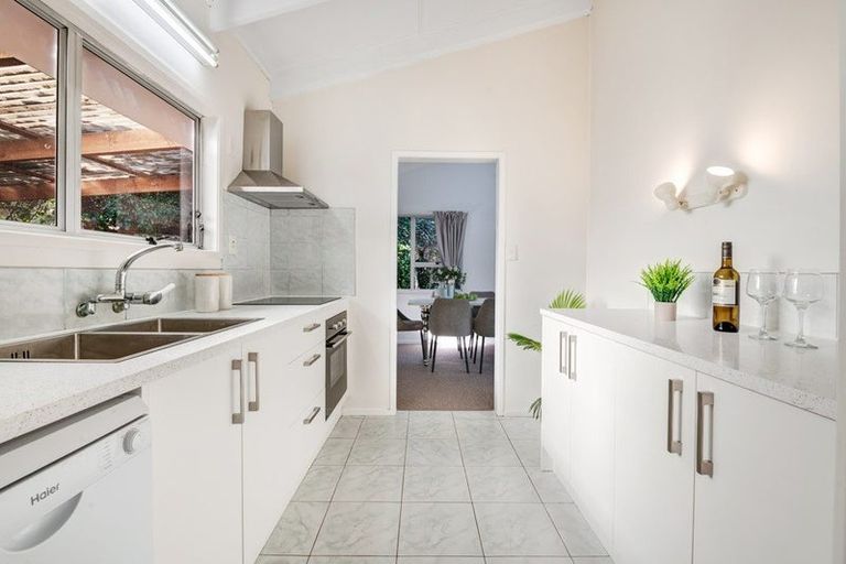 Photo of property in 12 Simon Ellice Drive, Bayview, Auckland, 0629