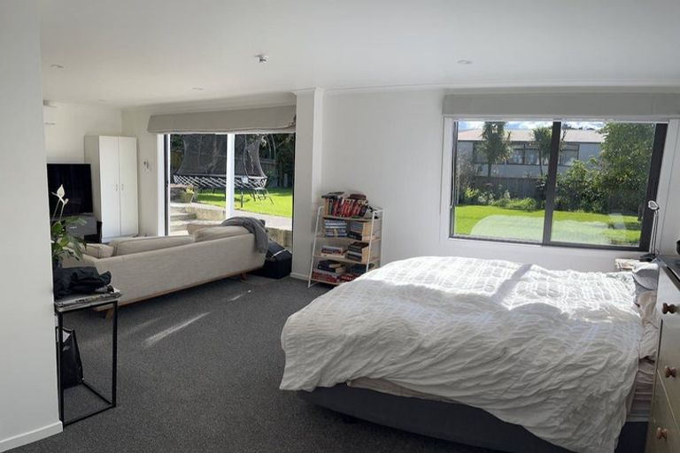 Photo of property in 132 Colwill Road, Massey, Auckland, 0614