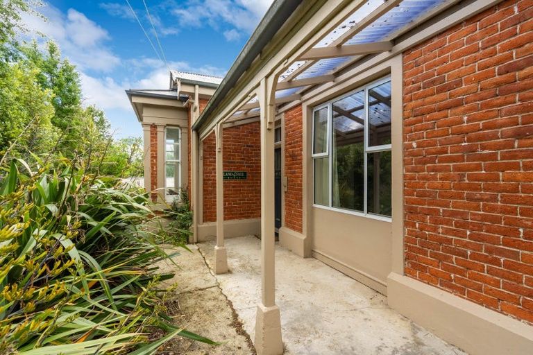 Photo of property in 21 Peel Street, Lawrence, 9532