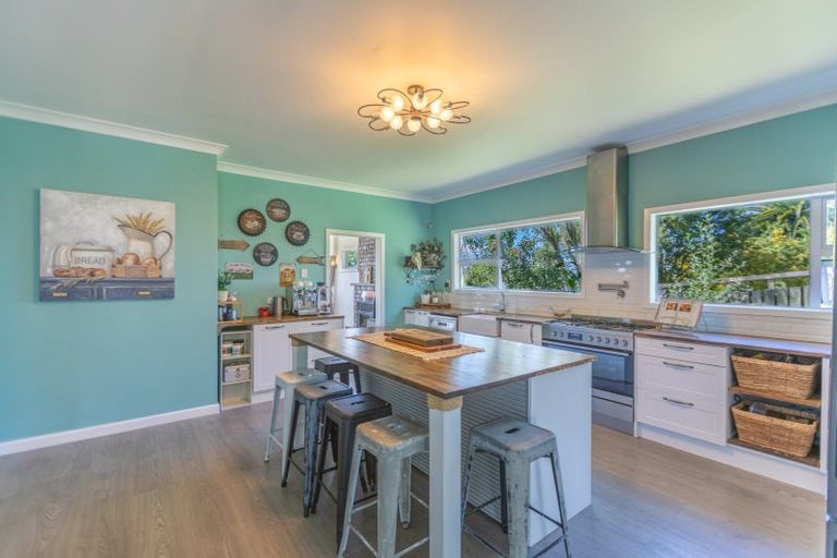 Photo of property in 20 Domain Road, Waipawa, 4210