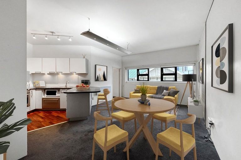 Photo of property in Endeavour Apartments, 19/125 Thorndon Quay, Pipitea, Wellington, 6011