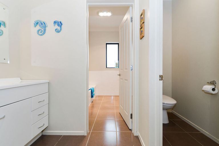 Photo of property in 99 Kitchener Road, Pukekohe, 2120