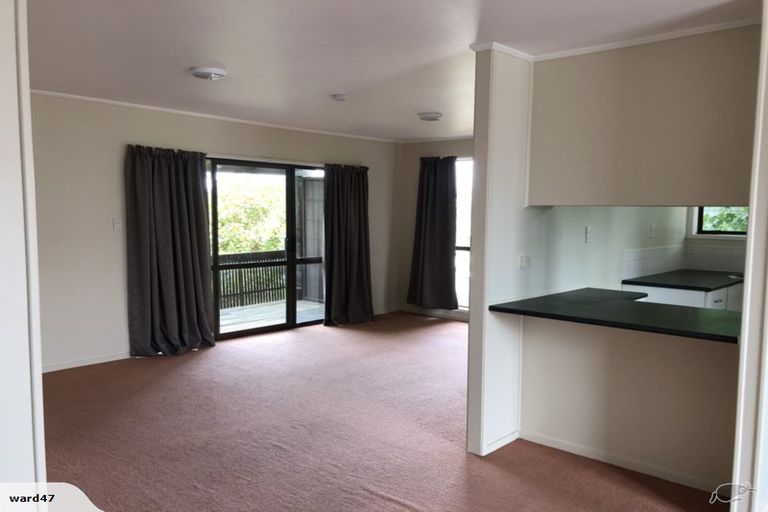 Photo of property in 4 Moxham Grove, Massey, Auckland, 0614