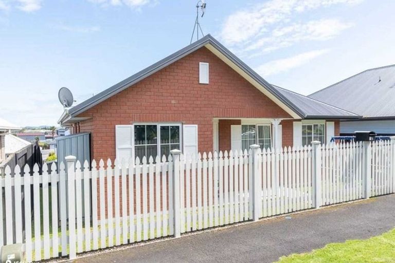 Photo of property in 74 Queens Avenue, Frankton, Hamilton, 3204